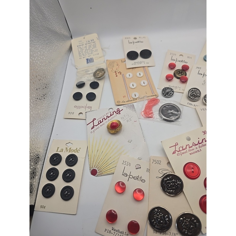 Vintage Buttons Collection‎ - Picture 3 of 8